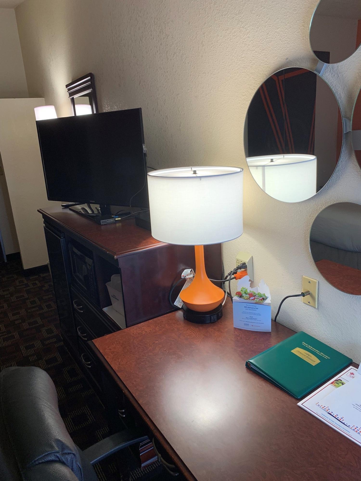 Howard Johnson By Wyndham Oklahoma City Okc Airport, Fairgrounds, I40 Eksteriør bilde
