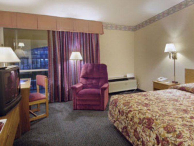 Howard Johnson By Wyndham Oklahoma City Okc Airport, Fairgrounds, I40 Eksteriør bilde